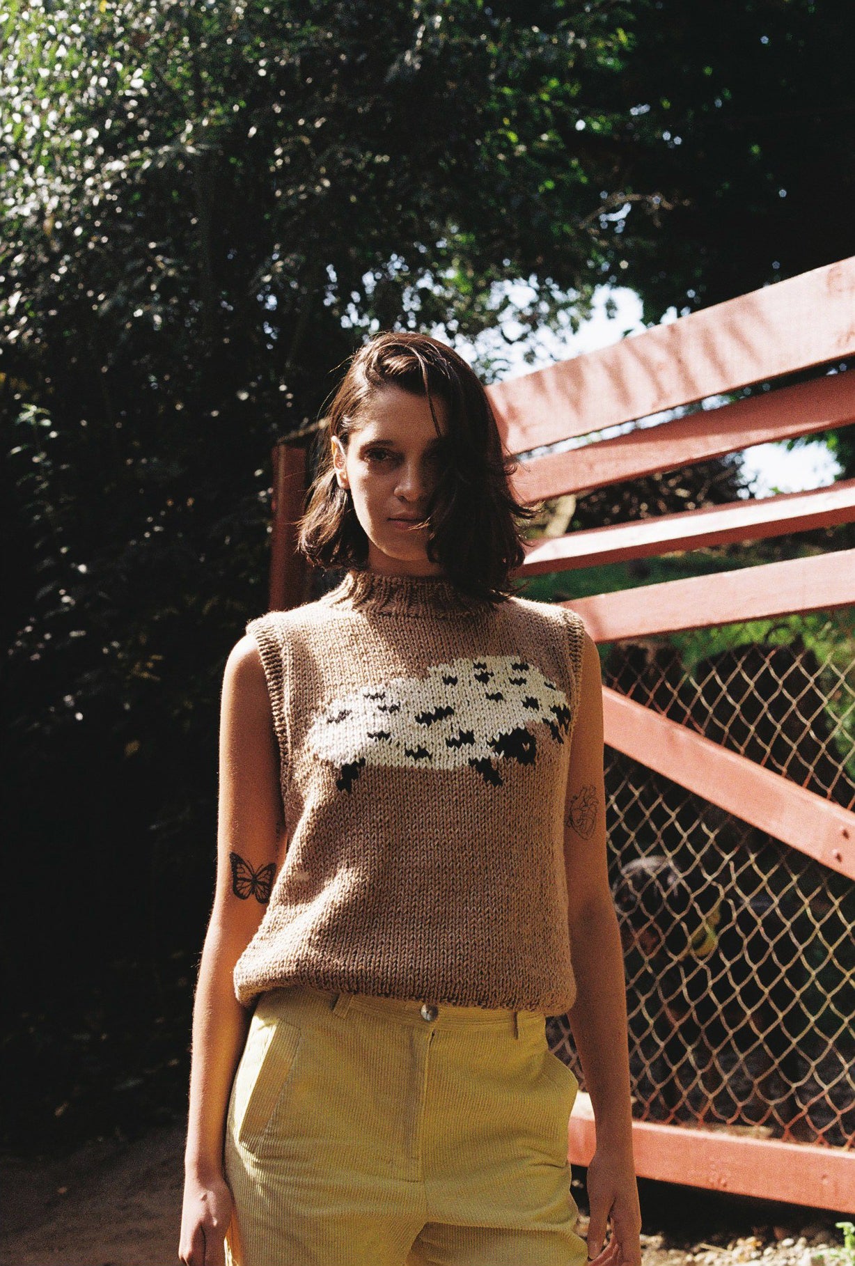 SWEATER SIN MANGAS OVEJAS