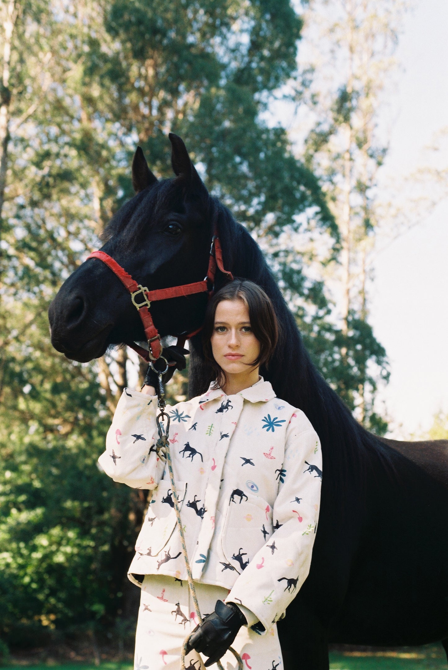 CHAQUETA ACOLCHADA CABALLOS CREMA