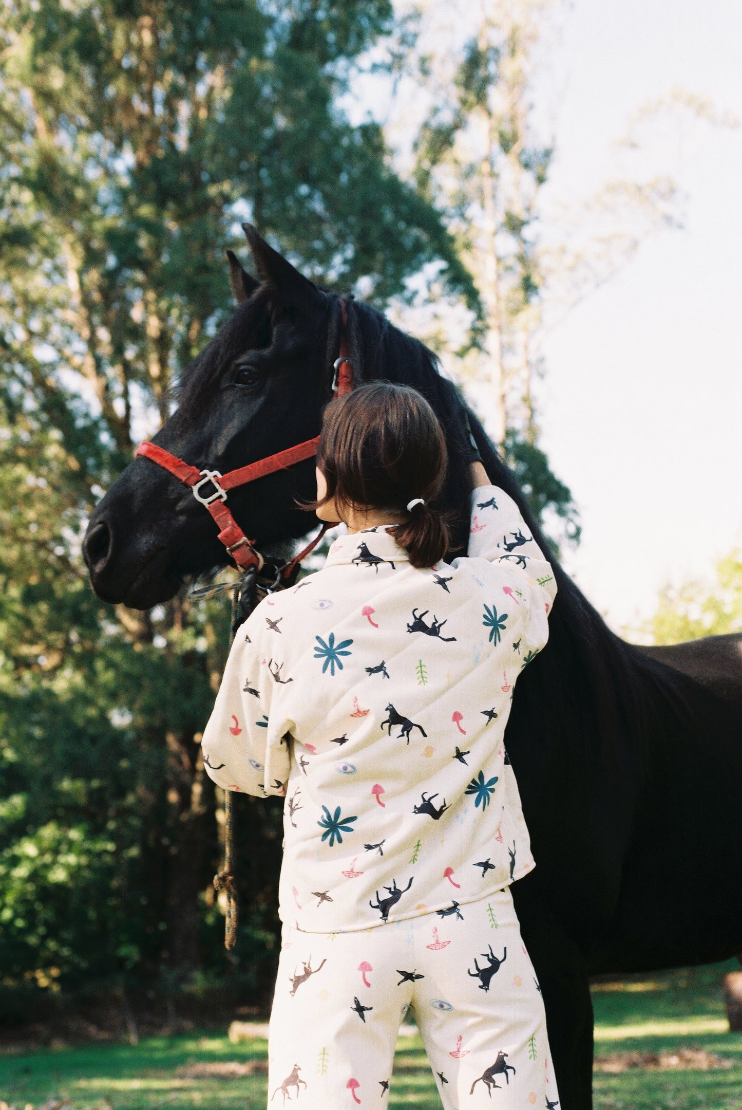 CHAQUETA ACOLCHADA CABALLOS CREMA