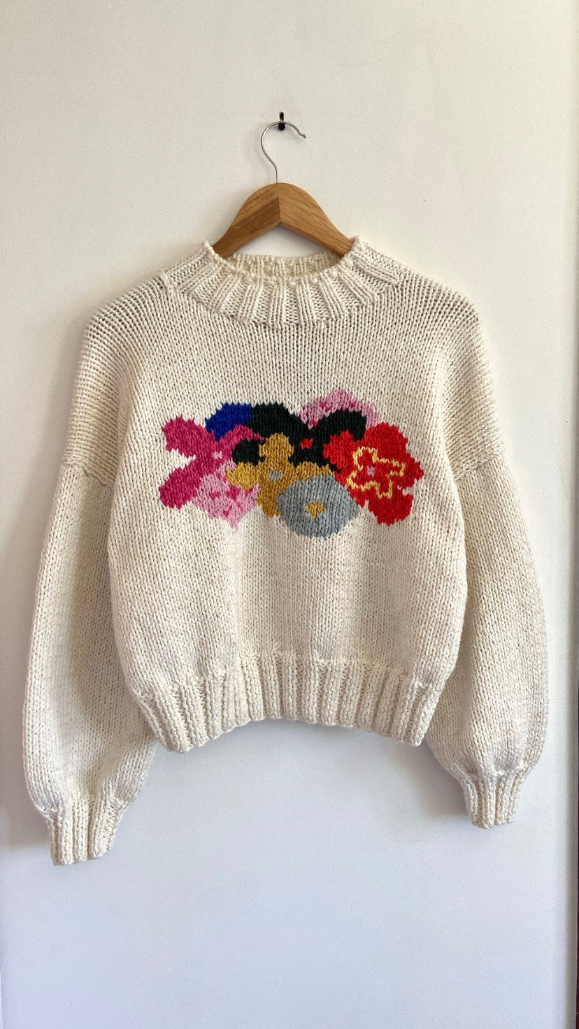 SWEATER FLORES CORTO