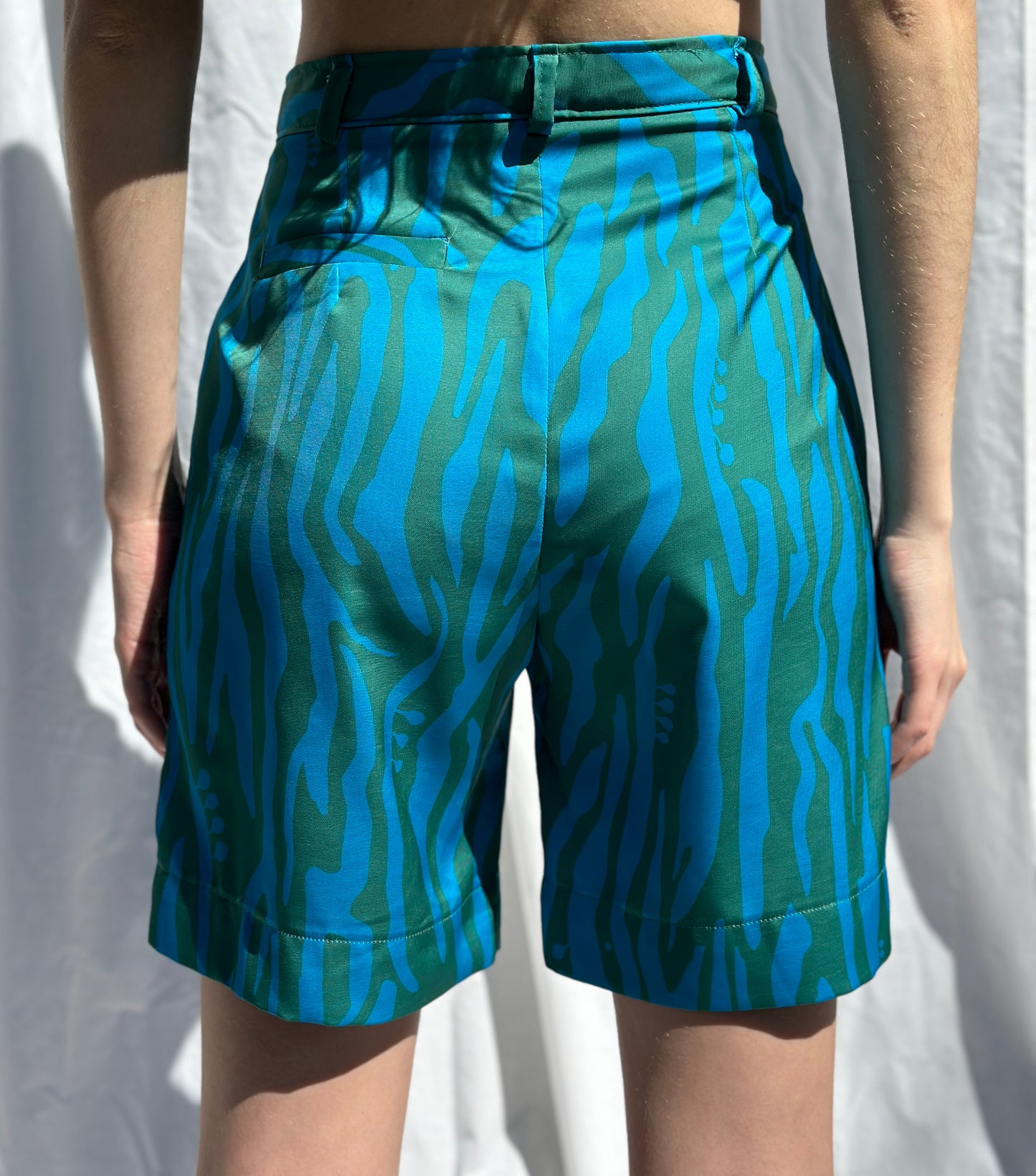 SHORT TUBO ALGAS VERDE