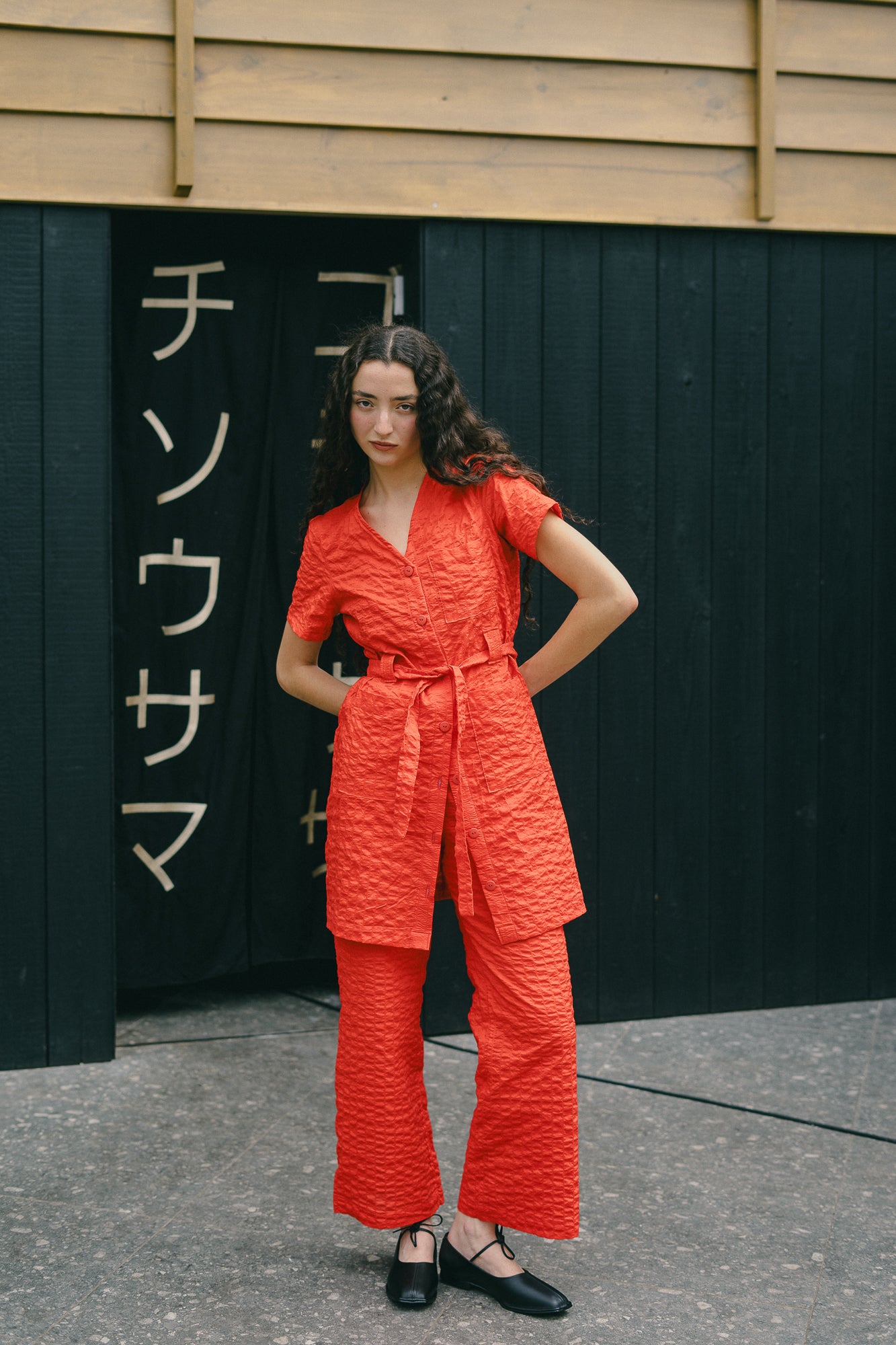 PANTALON TUBO TEXTURA ROJO