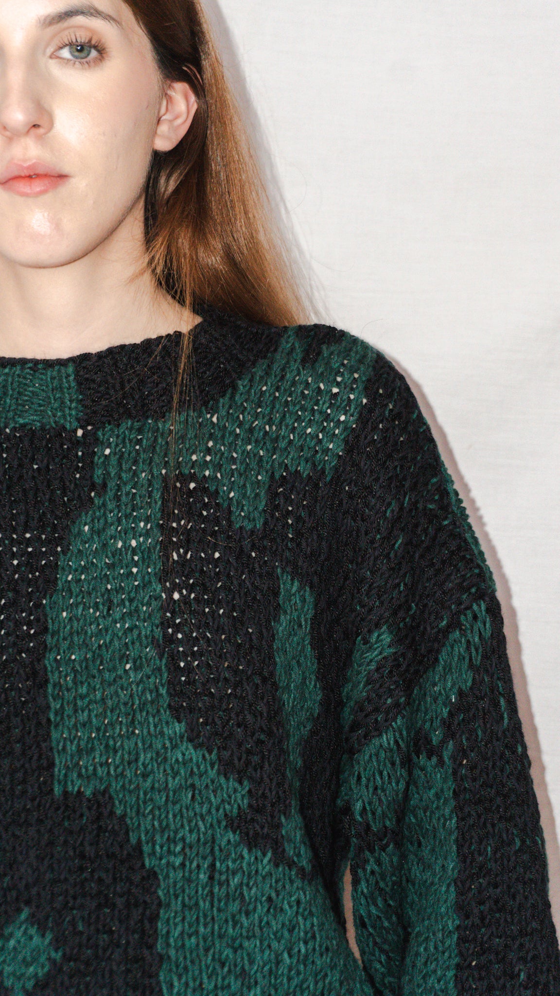 SWEATER CARPET NEGRO VERDE BOTELLA