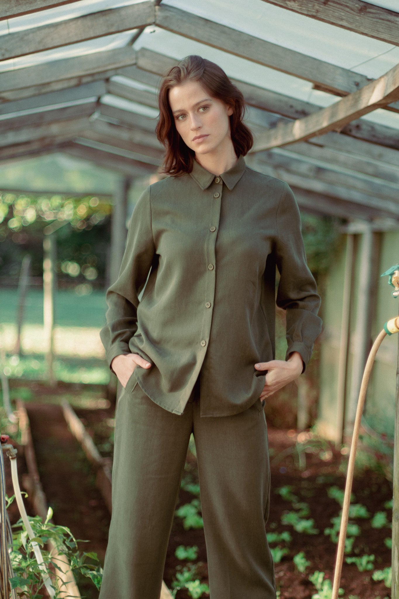 PANTALON TUBO TENCEL VERDE MUSGO