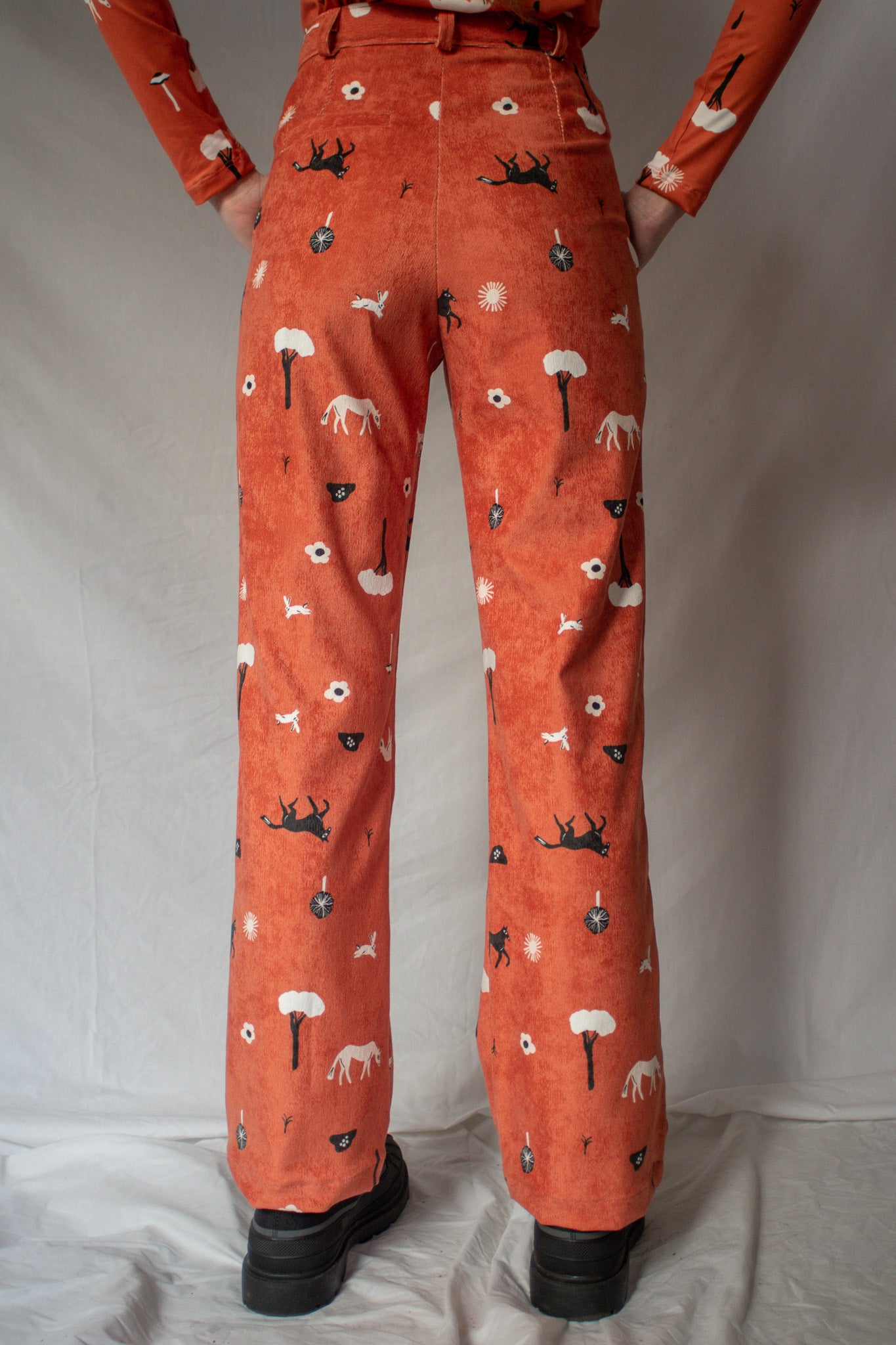 PANTALON RECTO CABALLOS TERRACOTA
