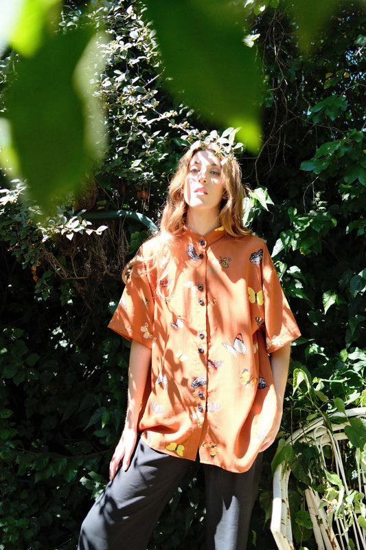 CAMISA GLOBO CUELLO MAO MARIPOSAS MANJAR