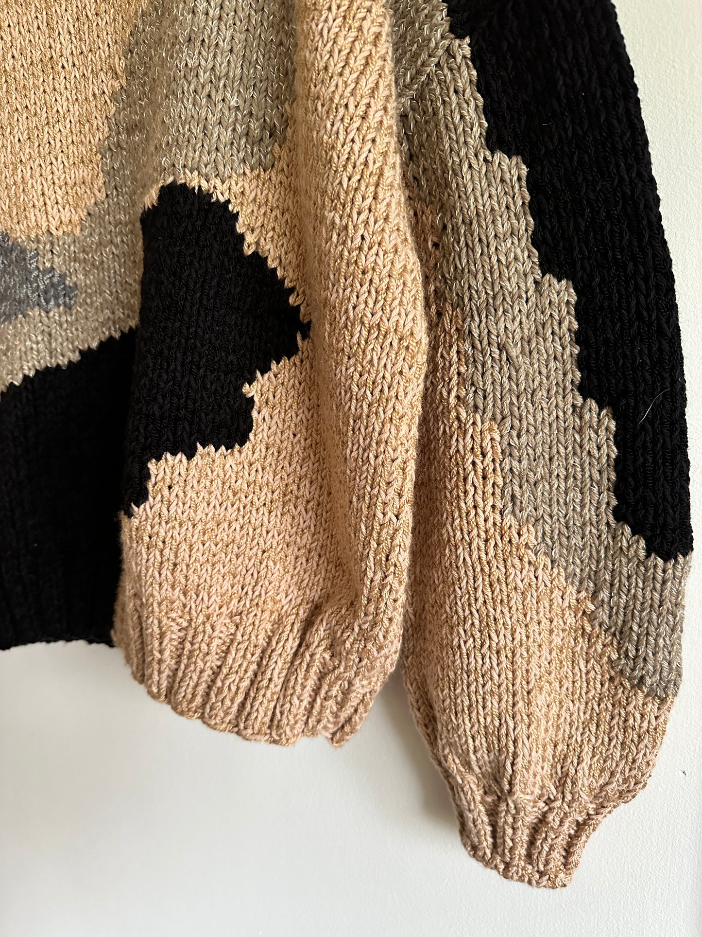 SWEATER ROCAS BEIGE NEGRO GRIS