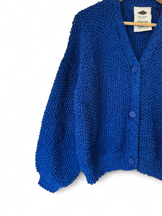 MOMA CORTO ABIERTO AZUL REY