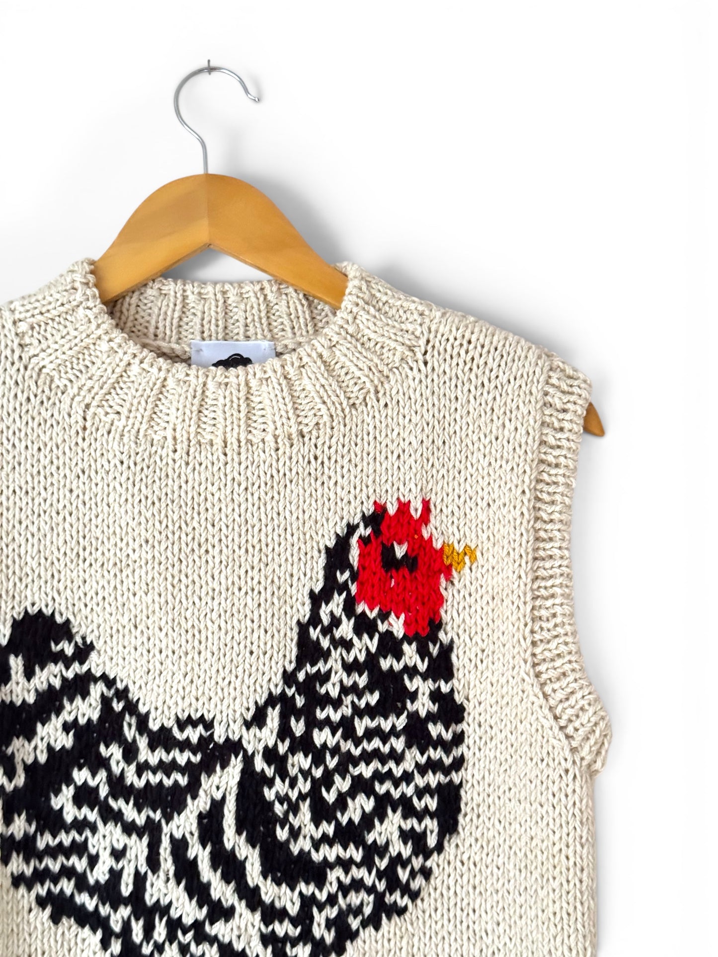 SWEATER SIN MANGAS GALLINA CRUDO