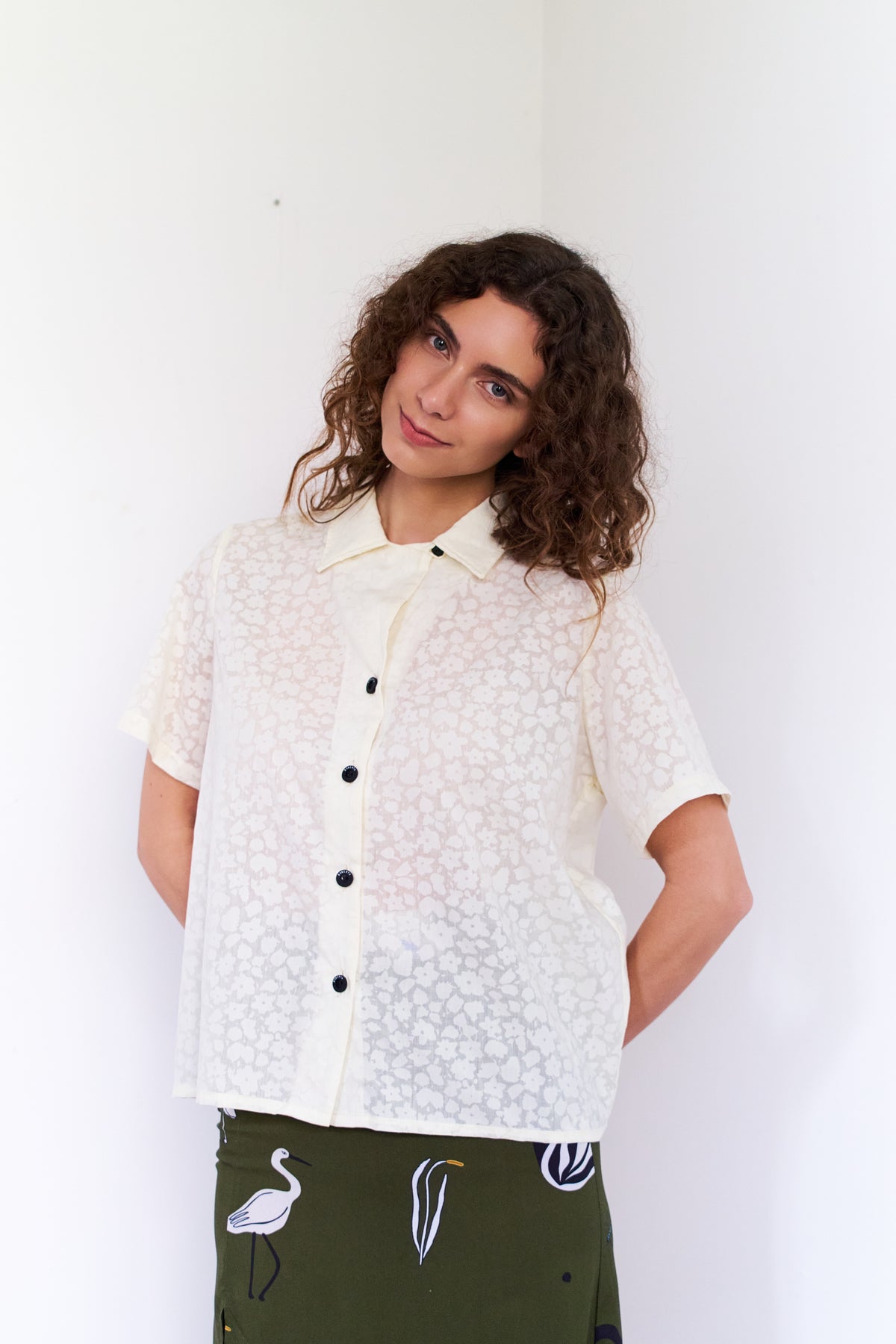 GUAYABERA FLOREADA VAINILLA