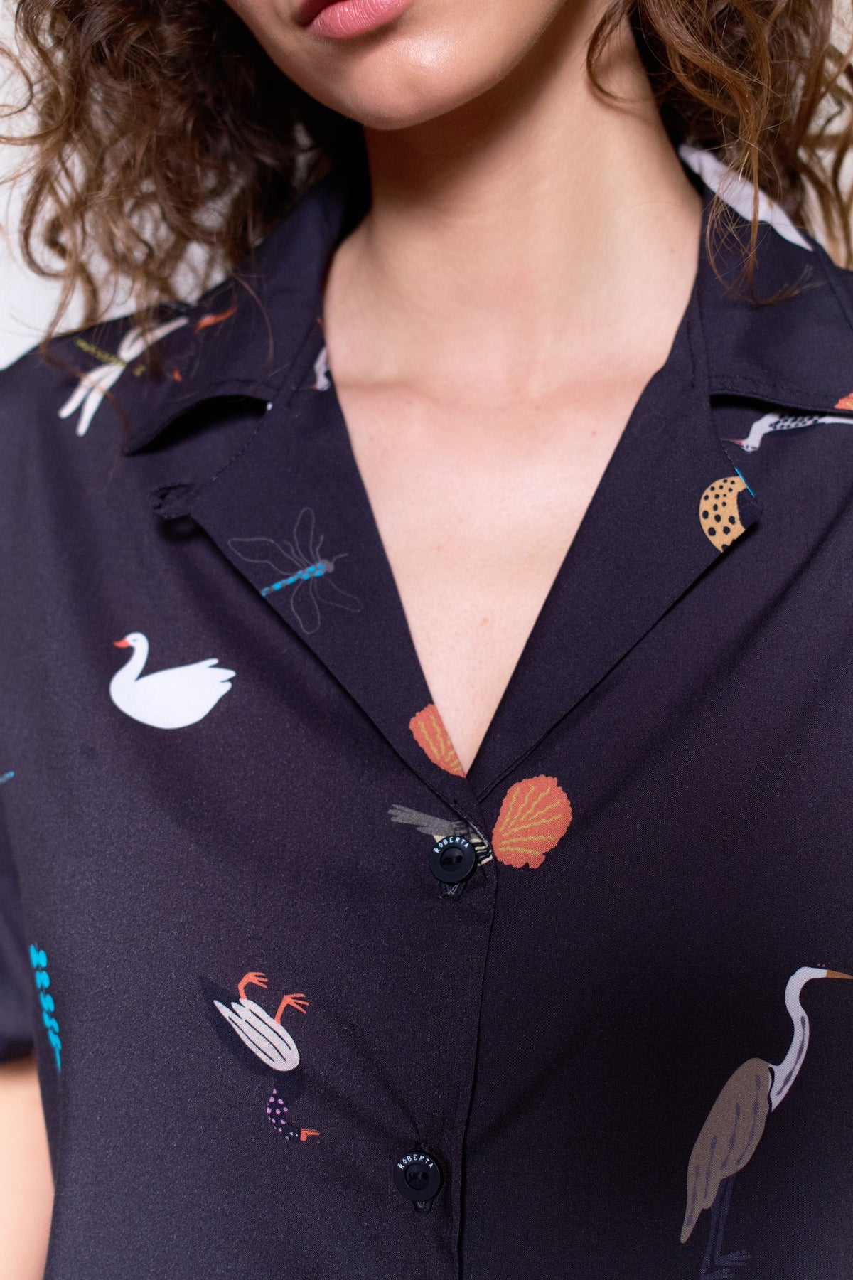 GUAYABERA ELEMENTOS CISNES