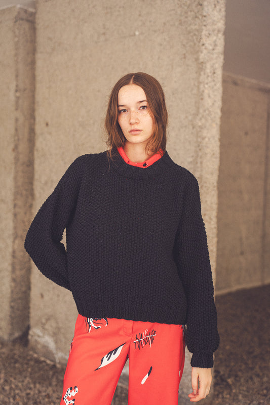 MOMA CORTO CERRADO NEGRO