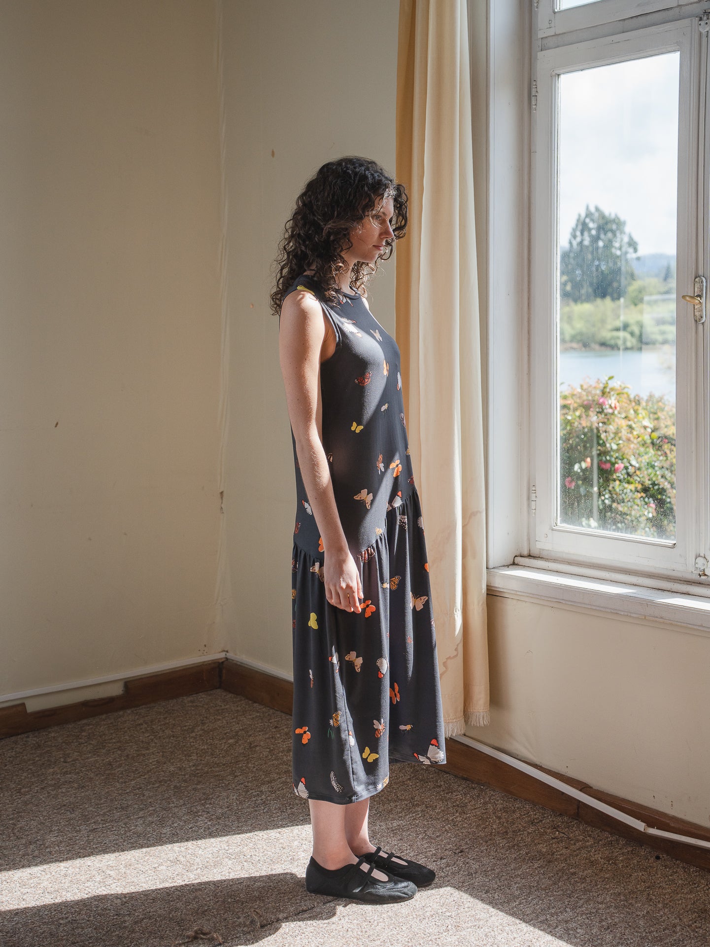 VESTIDO BLUME LARGO MARIPOSAS GRAFITO