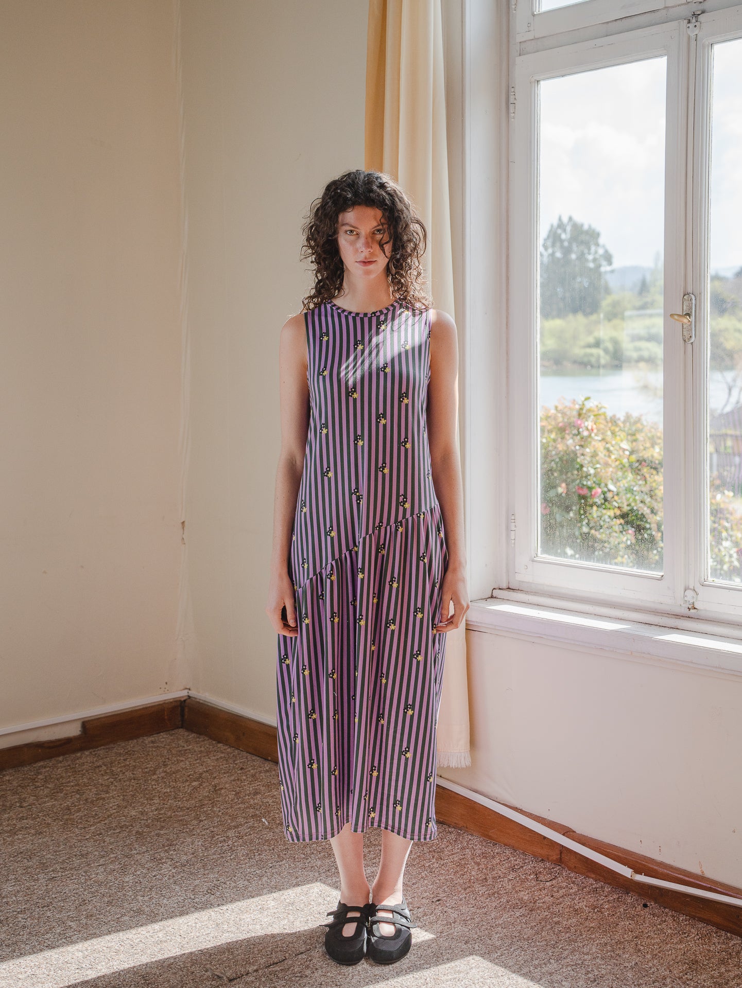 VESTIDO BLUME LARGO RAYAS FLORES