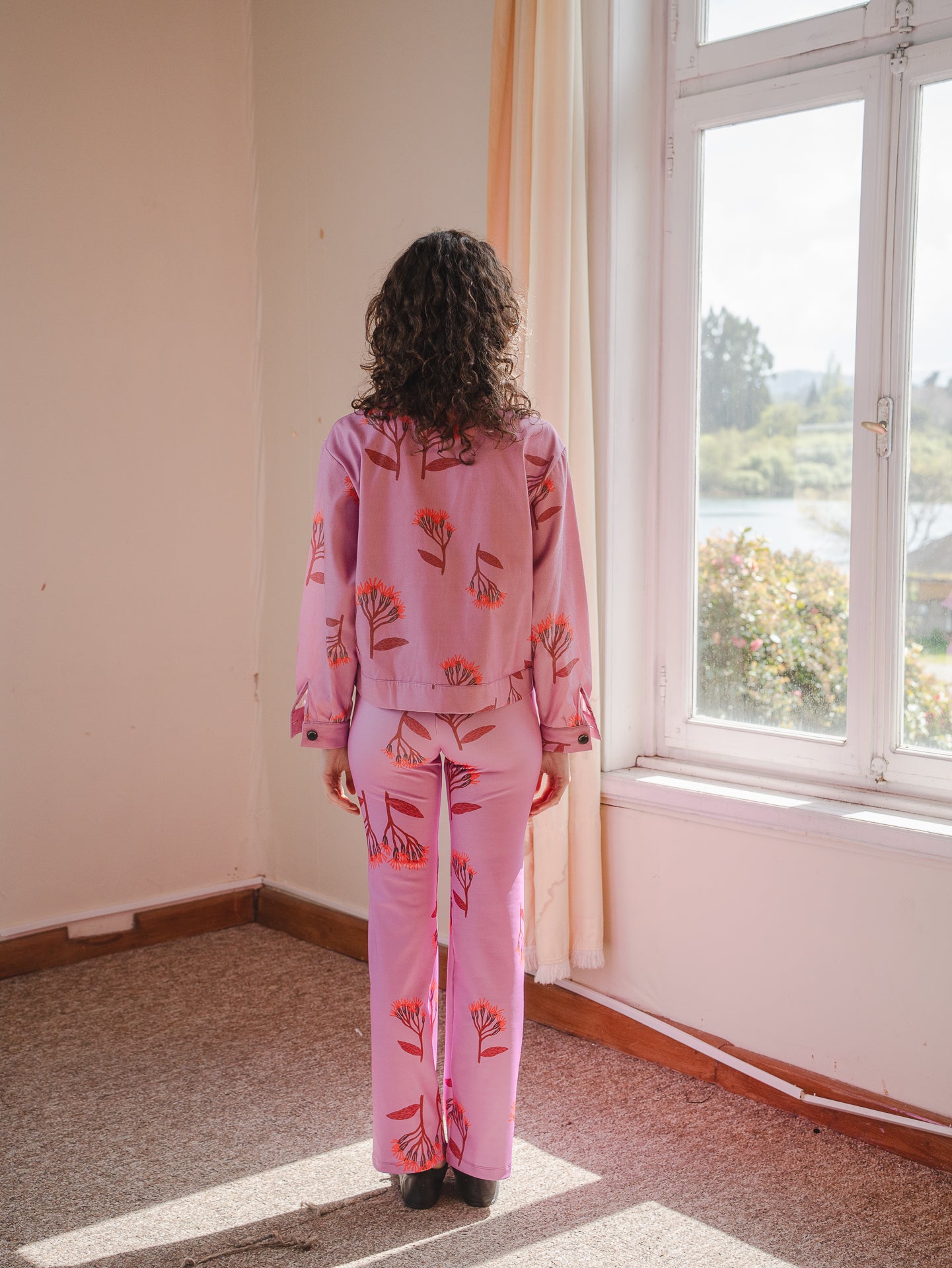 CHAQUETA POOL FLORES FUCSIA