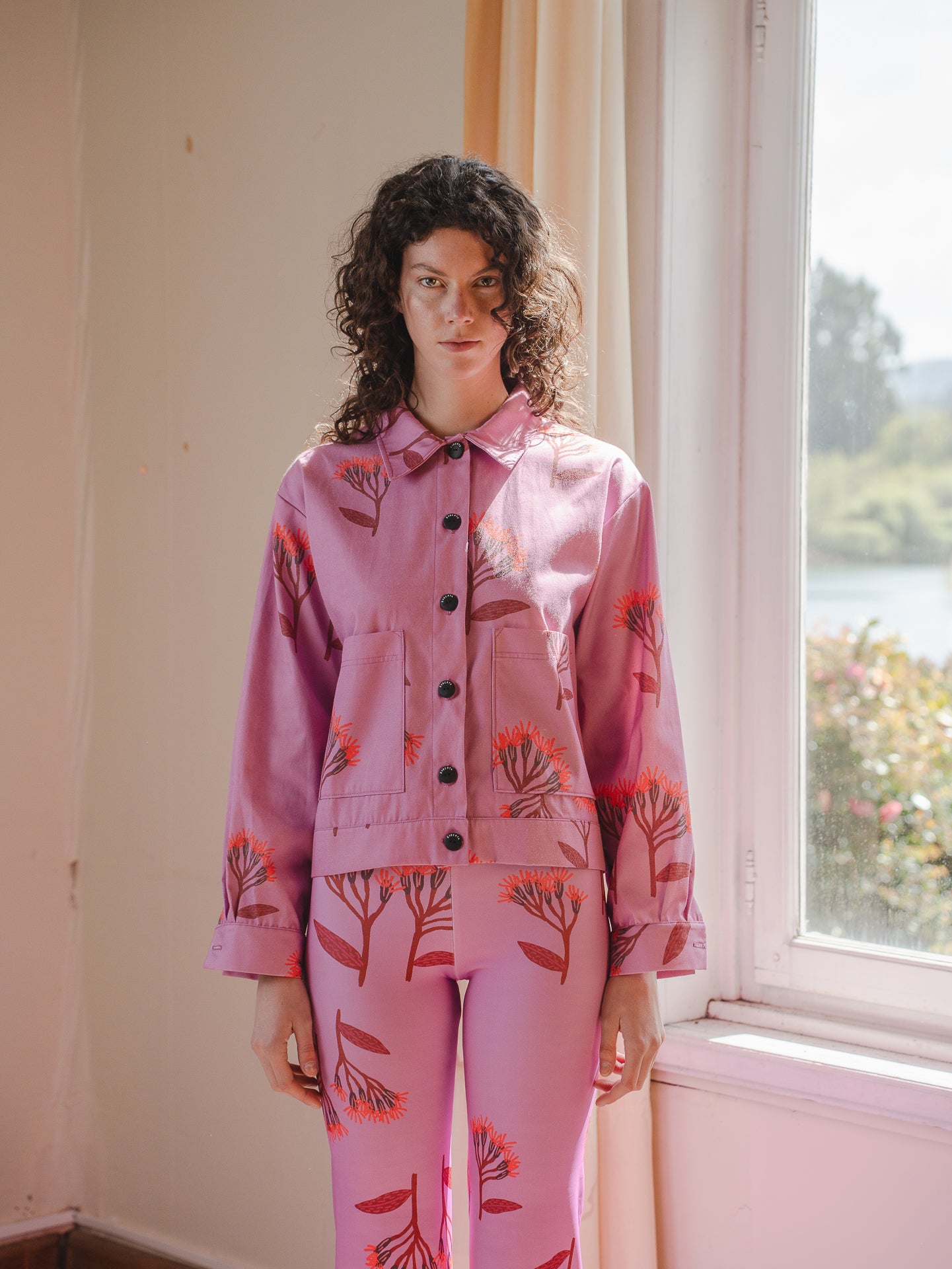 CHAQUETA POOL FLORES FUCSIA