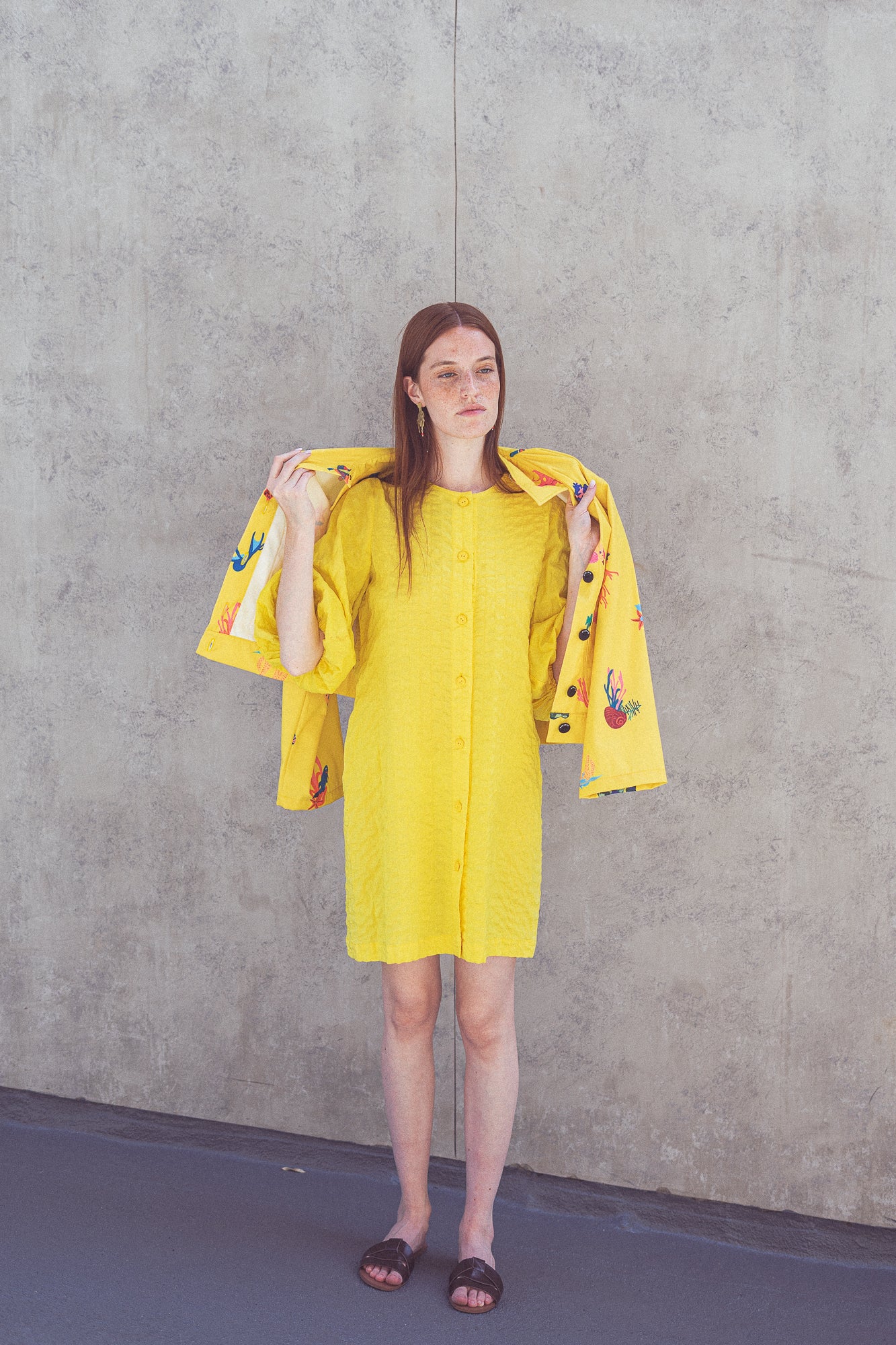 VESTIDO GLOBO AMARILLO TEXTURA
