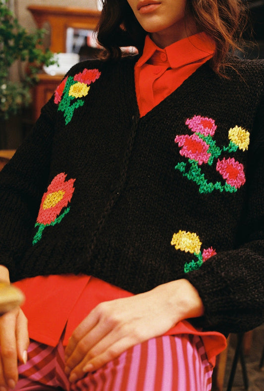 CHALECO FLORAL NEGRO