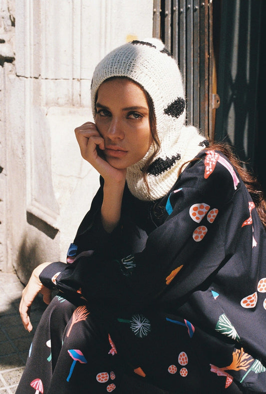 BALACLAVA MANCHAS CRUDO NEGRO MOHAIR