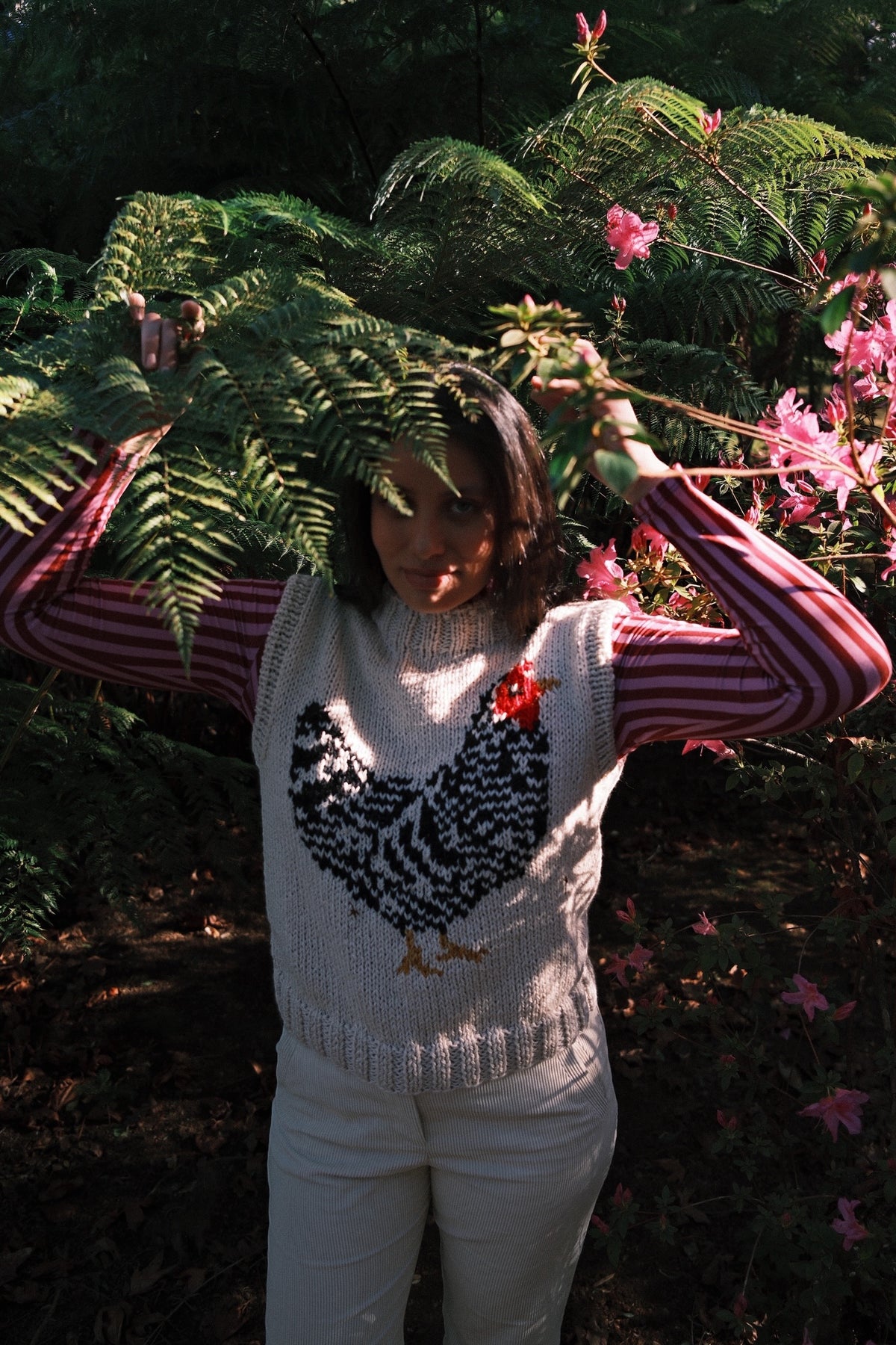 SWEATER SIN MANGAS GALLINA CRUDO