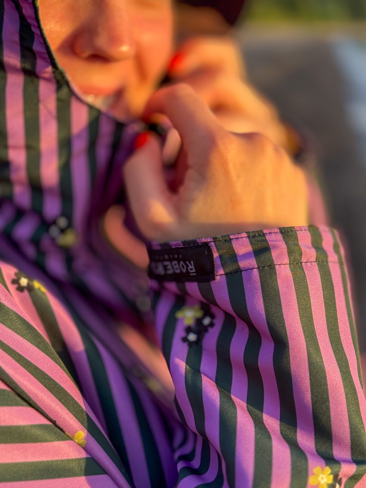 CHAQUETA IMPERMEABLE REVERSIBLE REPELENTE AL AGUA