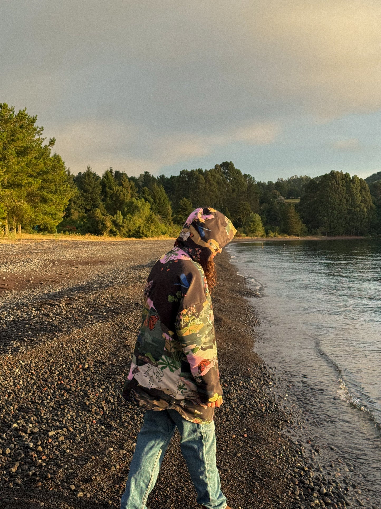 CHAQUETA IMPERMEABLE REVERSIBLE REPELENTE AL AGUA