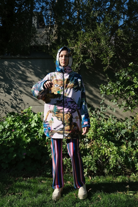 CHAQUETA IMPERMEABLE REVERSIBLE PAISAJE DÍA/RAYAS