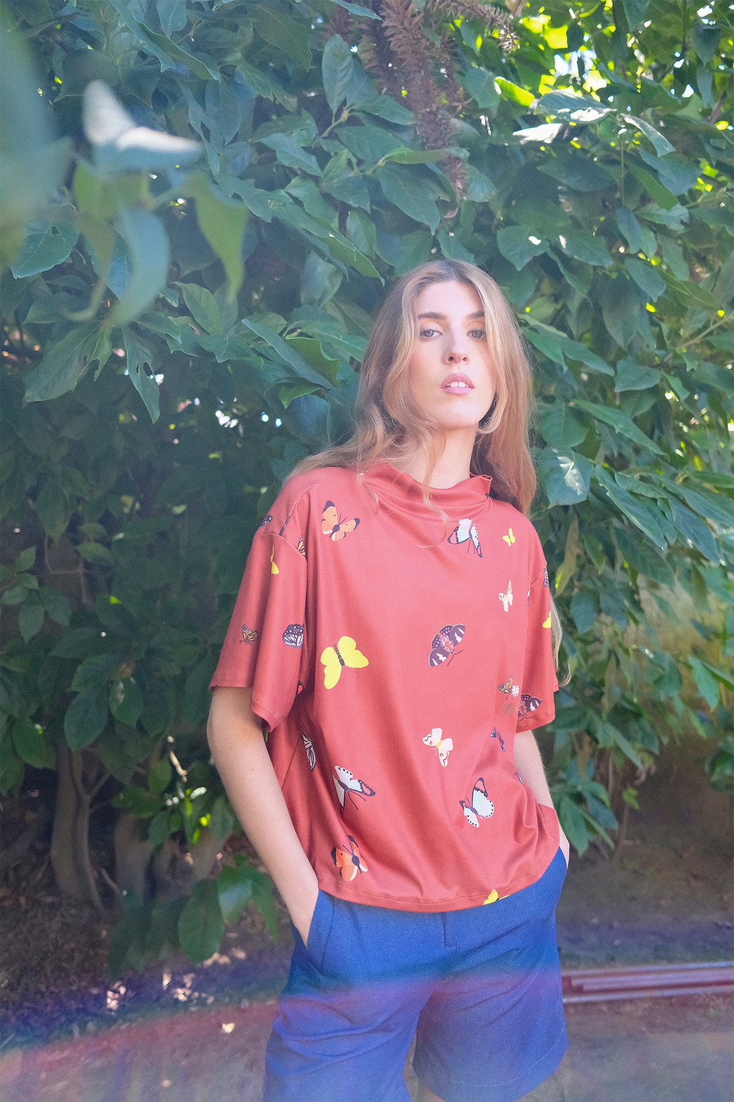 POLERA TORTUGA MARIPOSAS MANJAR