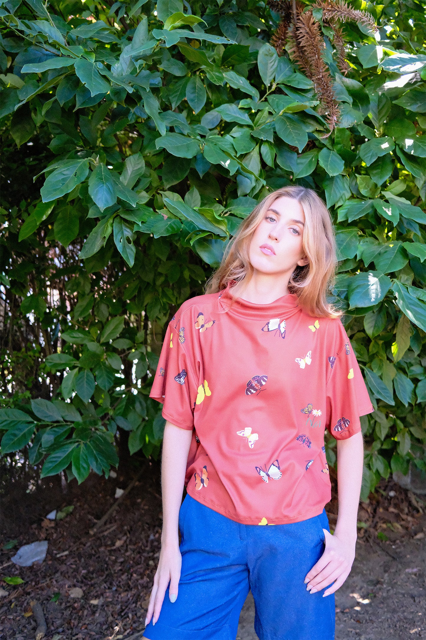 POLERA TORTUGA MARIPOSAS MANJAR