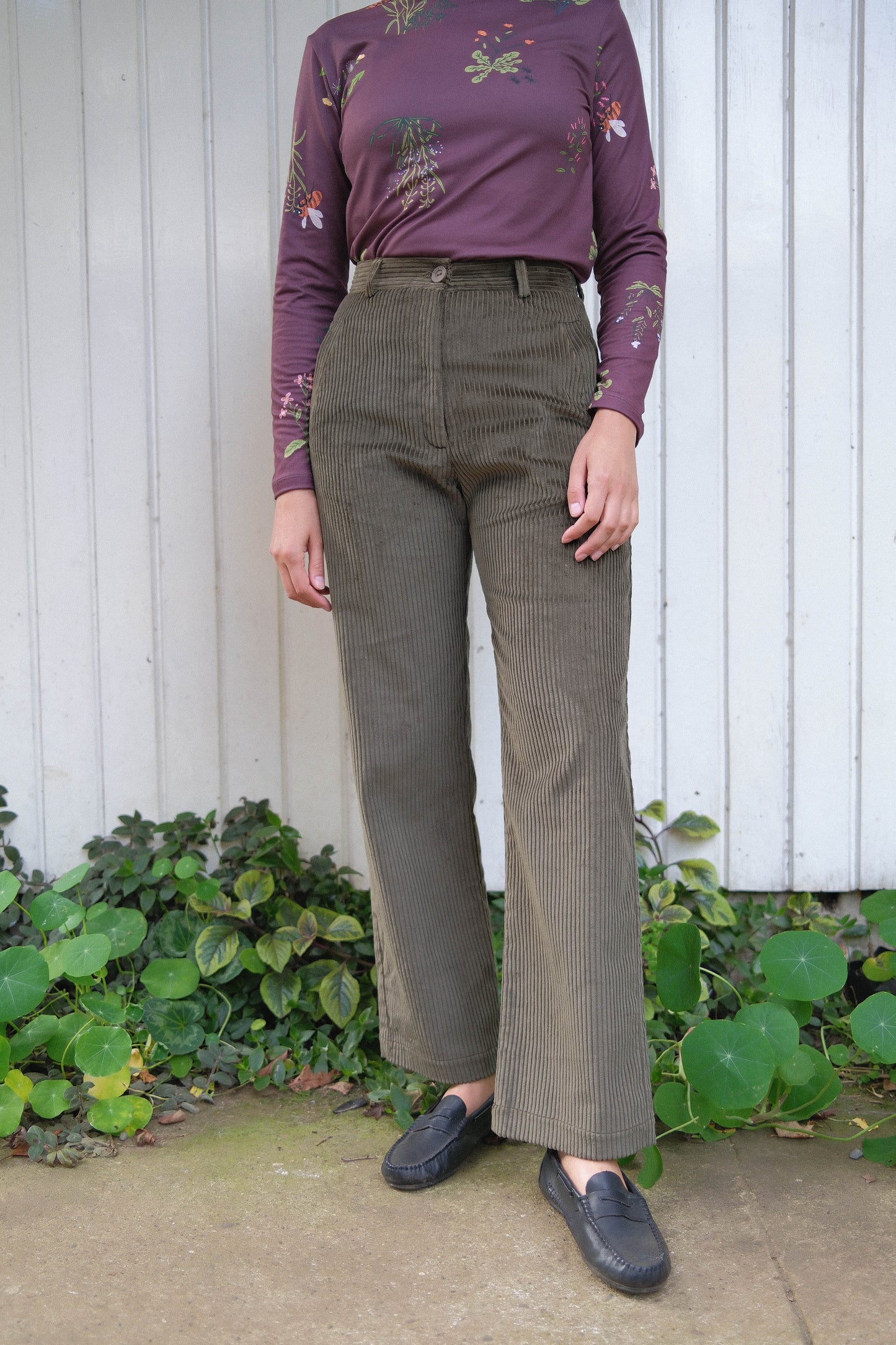 PANTALON COTELE RECTO VERDE MUSGO