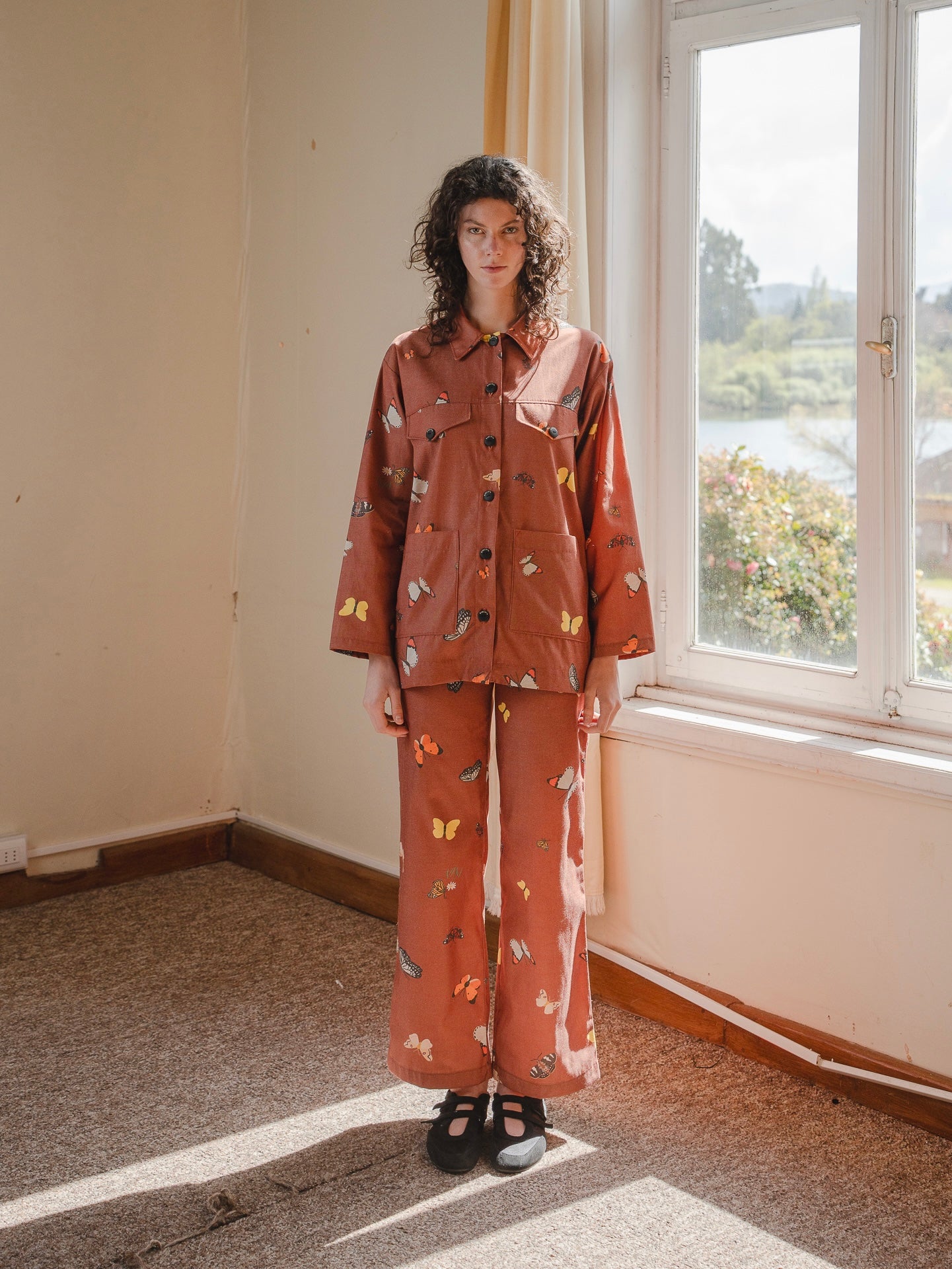 CHAQUETA POOL LARGA MARIPOSAS MANJAR