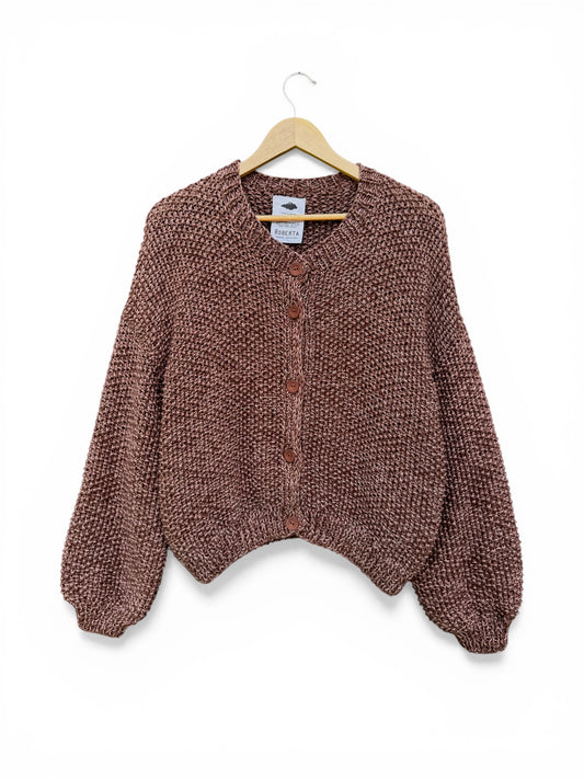 MOMA CORTO ABIERTO CRUDO CUELLO REDONDO CHOCOLATE