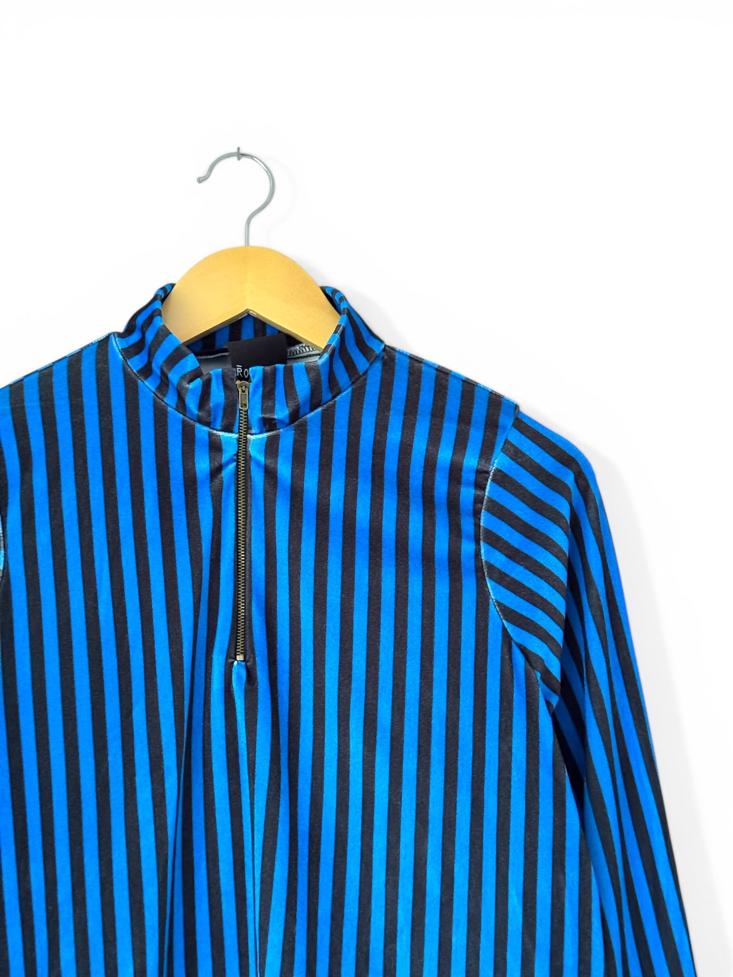 POLERÓN VELVET CIERRE CORTO RAYAS AZUL NEGRO
