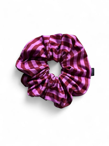 SCRUNCHIE RAYAS ROSA BURDEO