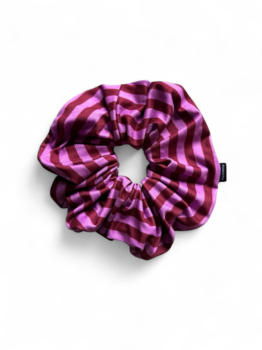 SCRUNCHIE RAYAS ROSA BURDEO