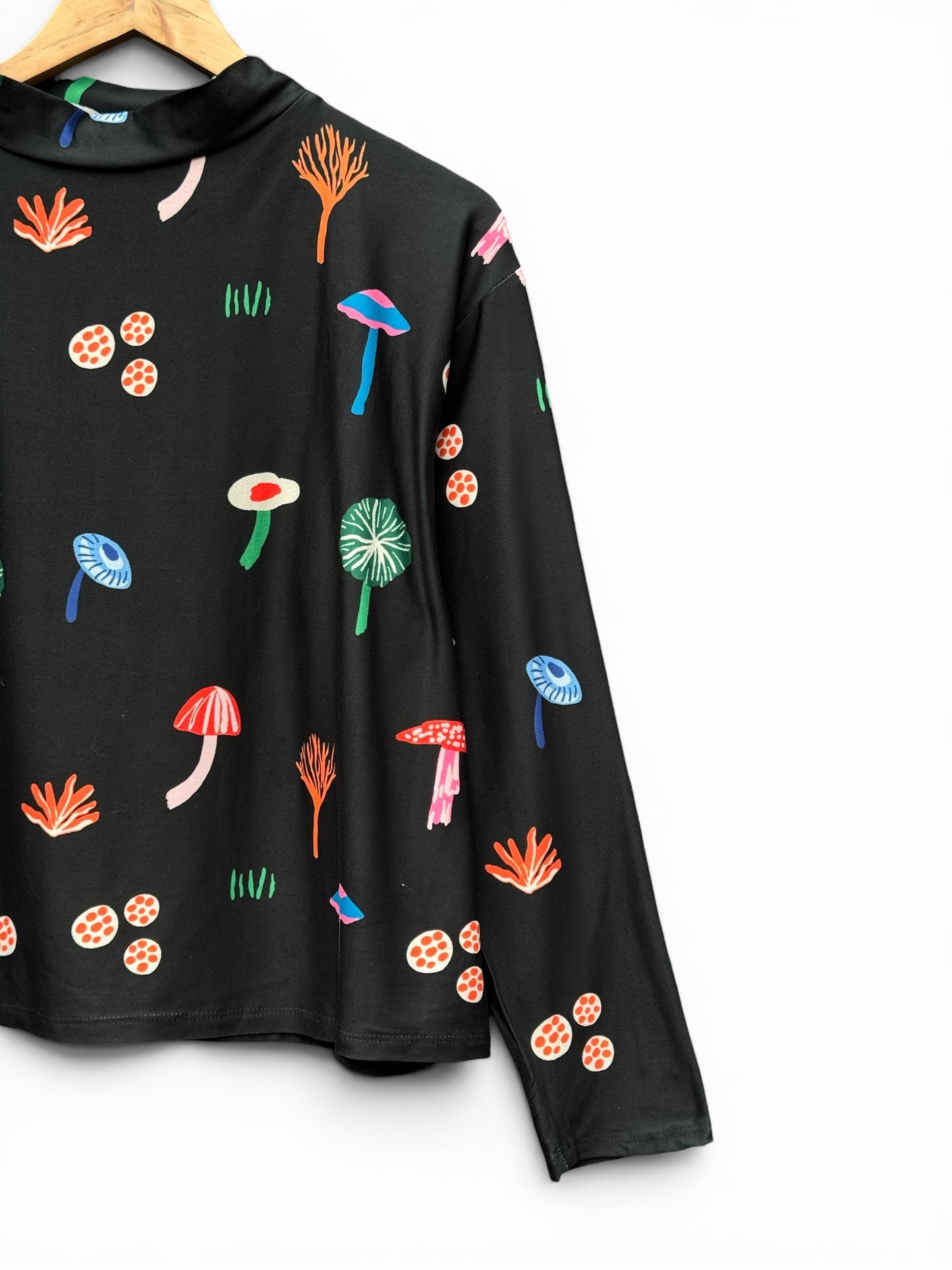 POLERA TORTUGA HONGOS