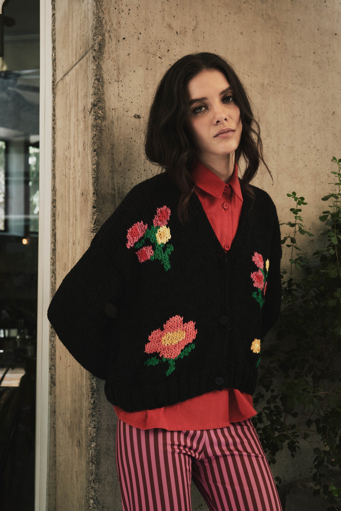 CHALECO FLORAL NEGRO