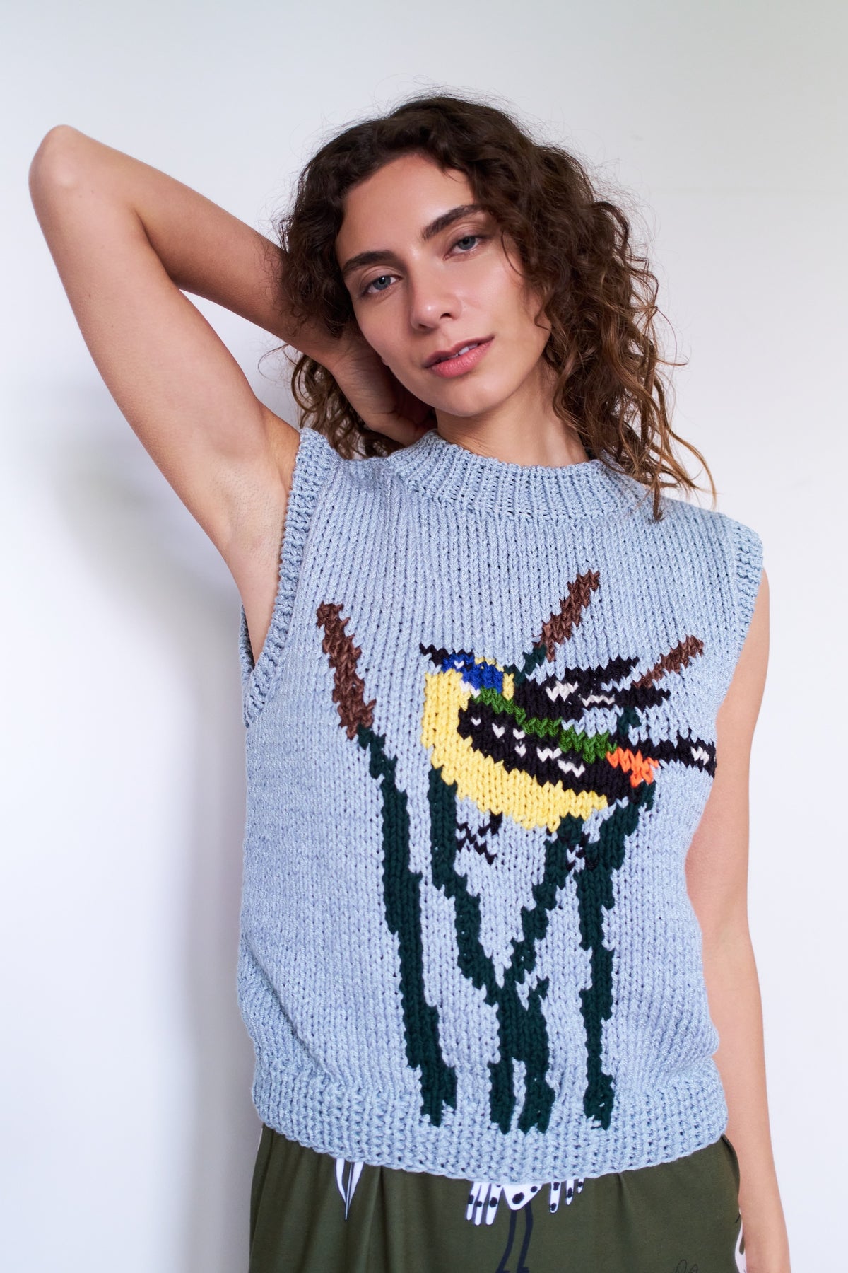 SWEATER SIN MANGAS SIETE COLORES