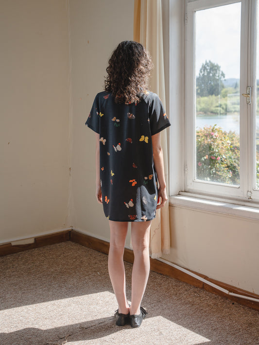 CAMISA BOTONERA LARGA MARIPOSAS NEGRO