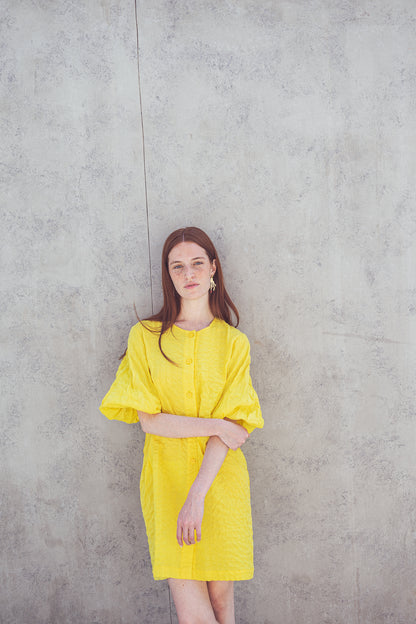 VESTIDO GLOBO AMARILLO TEXTURA
